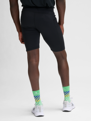 nwlLEAN POCKET TIGHT SHORTS, BLACK, model